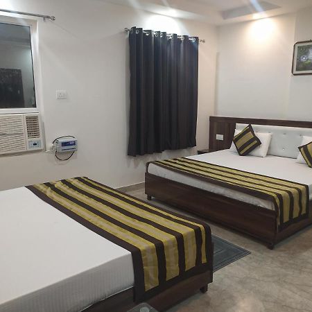 Hotel Royal Central By Akc Hotels Haridwār Exteriör bild
