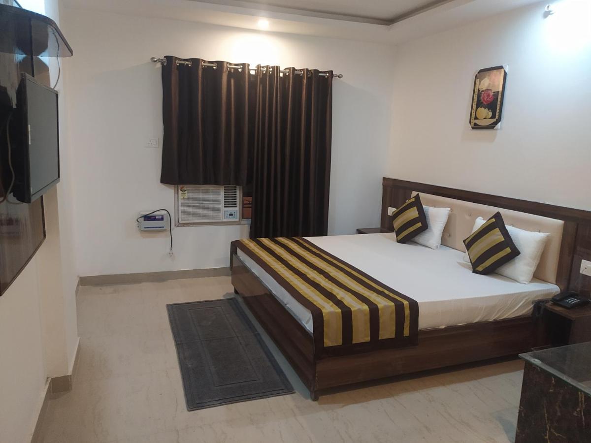 Hotel Royal Central By Akc Hotels Haridwār Exteriör bild